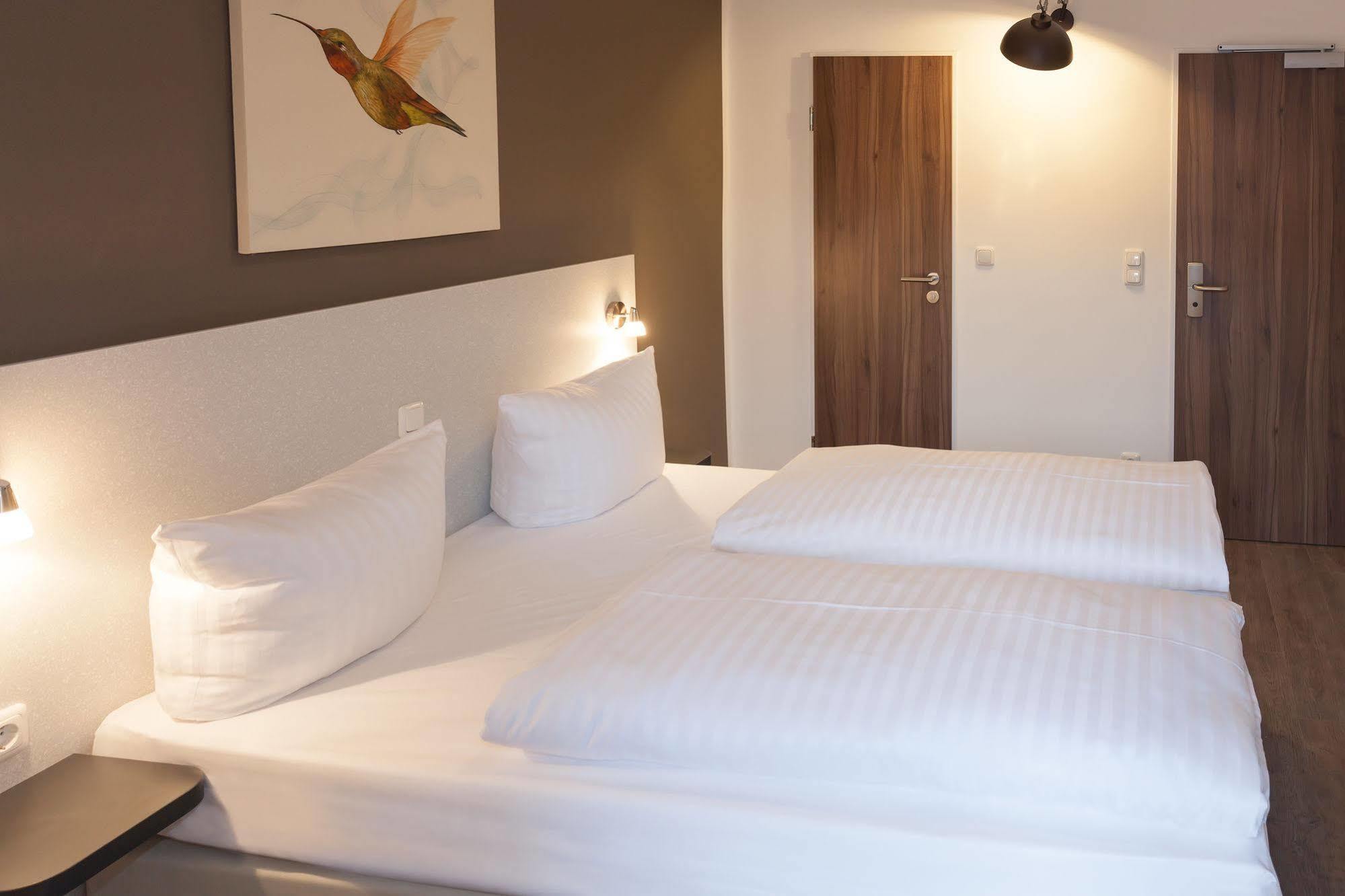 Hotel West Hamburgo Exterior foto